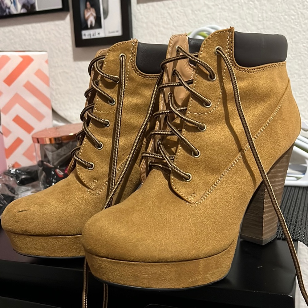 Shi rain tan “timberland” heel boot